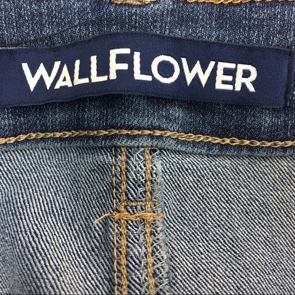 WALLFLOWER Skirt Denim Mini Raw Hem Whiskered Y2K Style Mean Girls Style Size 1 - Picture 4 of 6